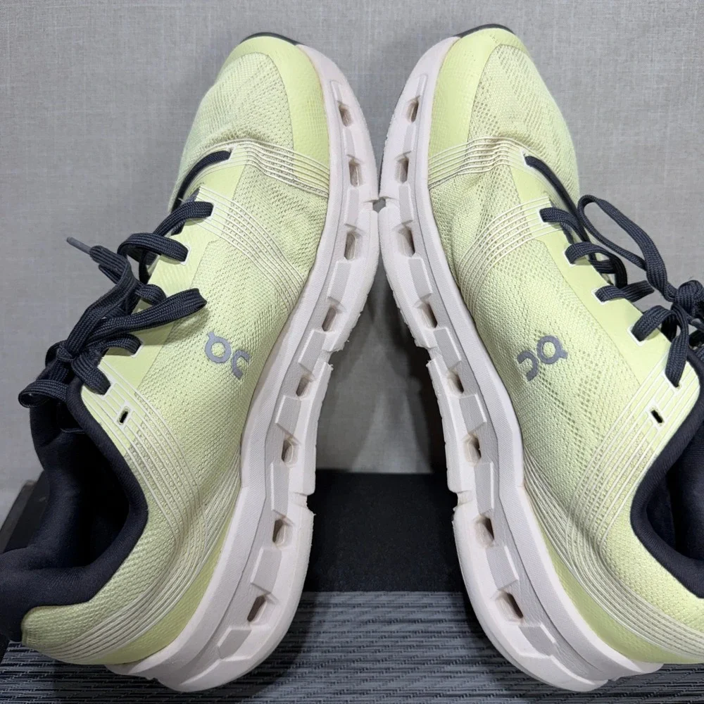 On Running Cloud Cloudgo Shoes - Mens 8.5 - Lime Yellow 55.98091 Athletic
